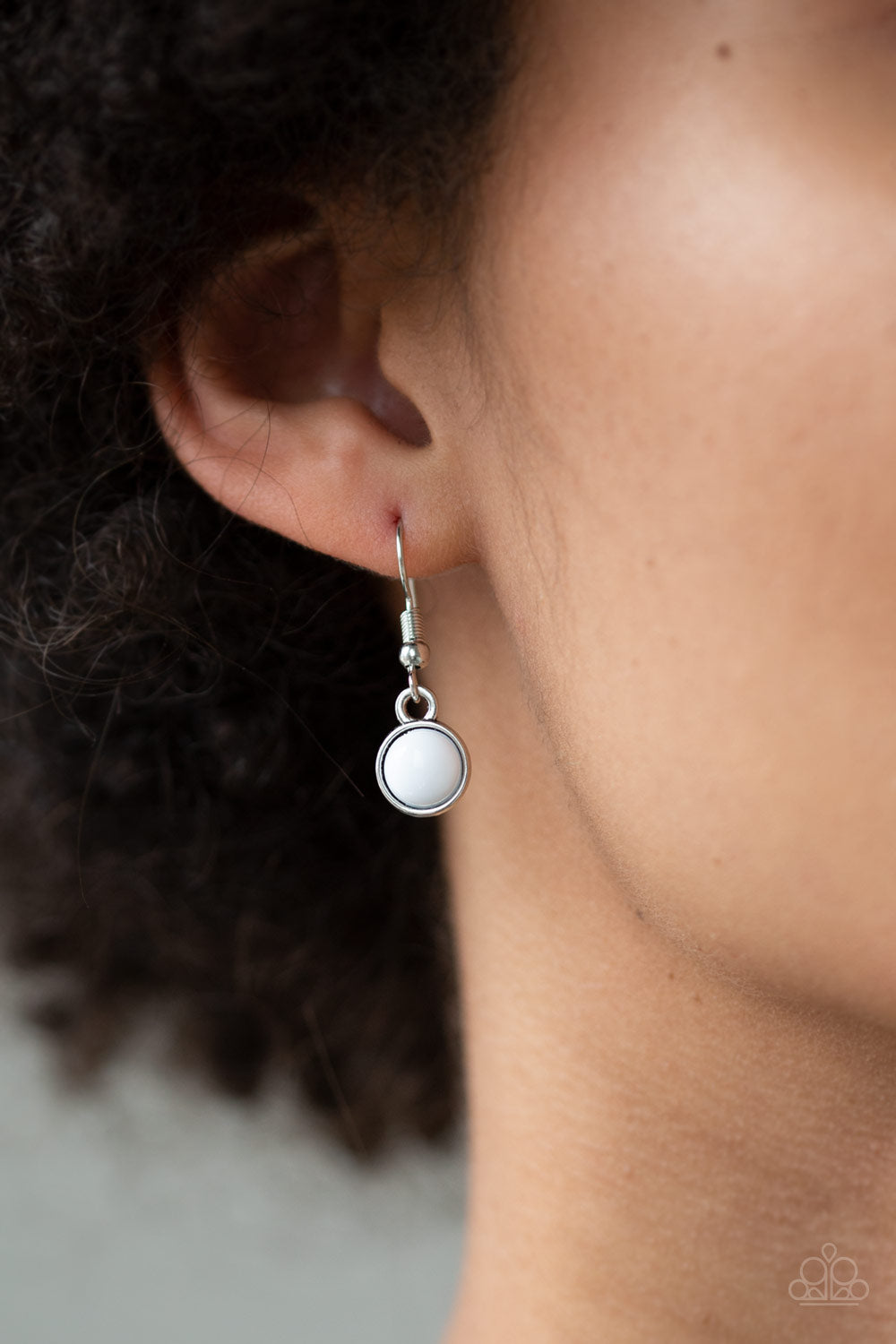 Paparazzi Tide Drifter - White Necklace