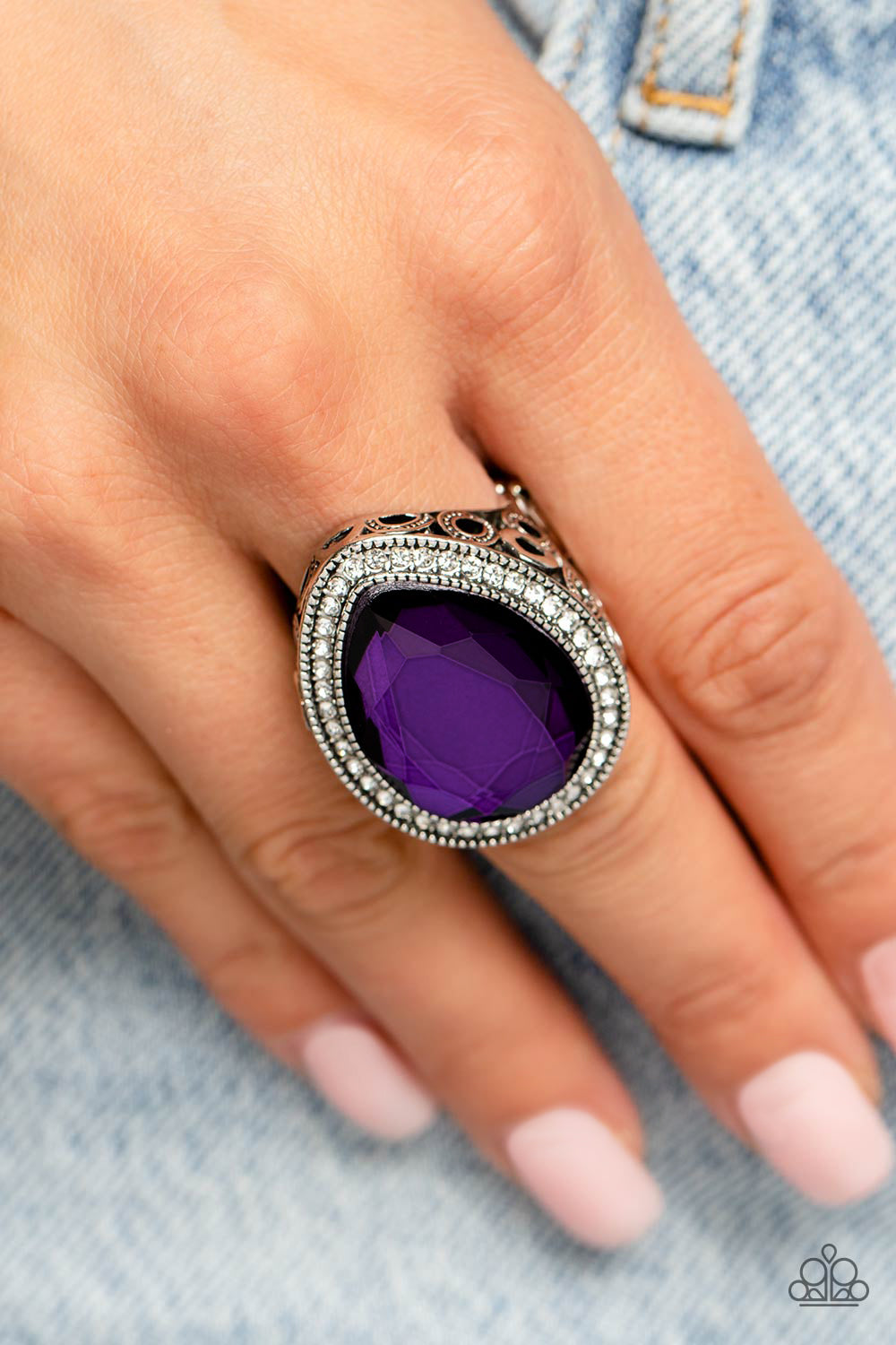 Illuminated Icon - Purple Paparazzi Ring