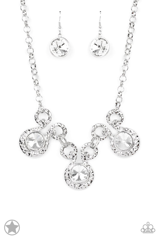 Paparazzi Hypnotized - Silver Necklace blockbuster