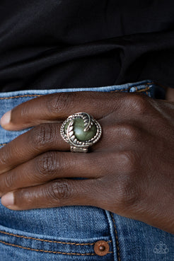 Palm Panache-Paparazzi Green Ring