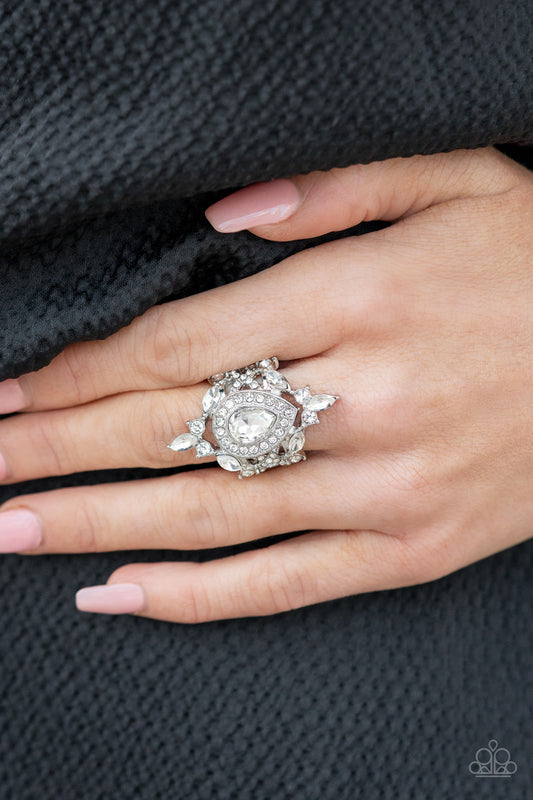 Paparazzi Mega Stardom -  White Ring